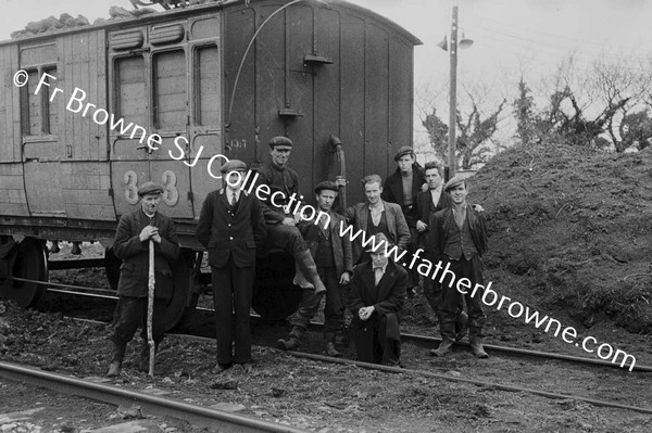 LOADING TURF TRAIN NEAR PORTARLINGTON GROUP OF WORKERS